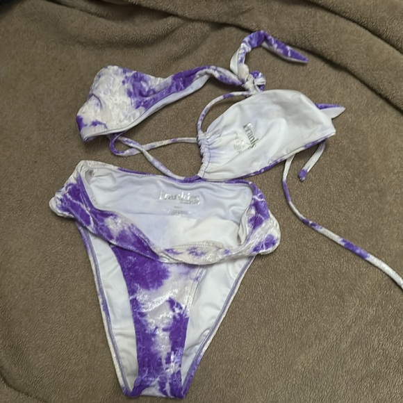 Frankie’s Bikini Set 💜🤍 - Picture 4 of 5